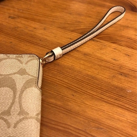 Coach zip wristlet in signature canvas - Picture 4 of 4